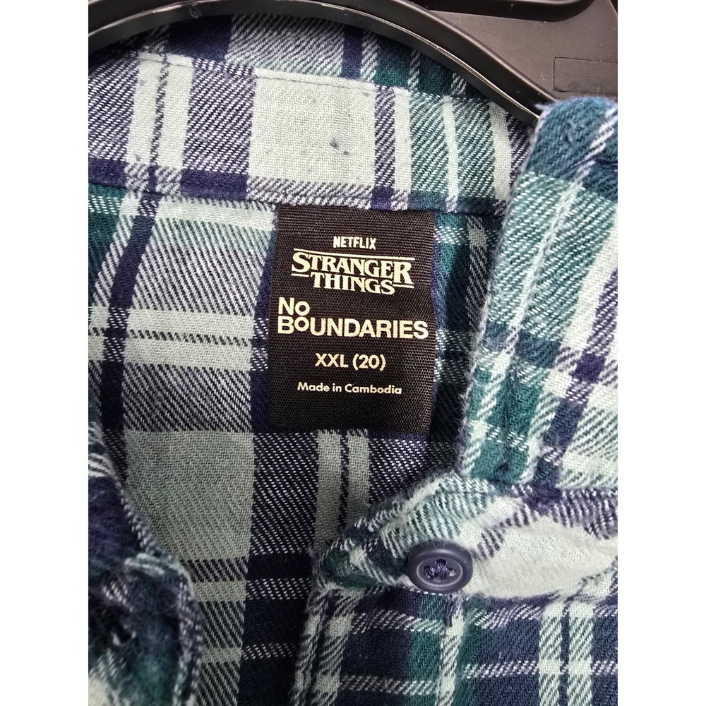 Stranger Things No Boundaries Hawkins Hitmaker Flannel Shirt XXL Plaid Cropped - Picture 3 of 3
